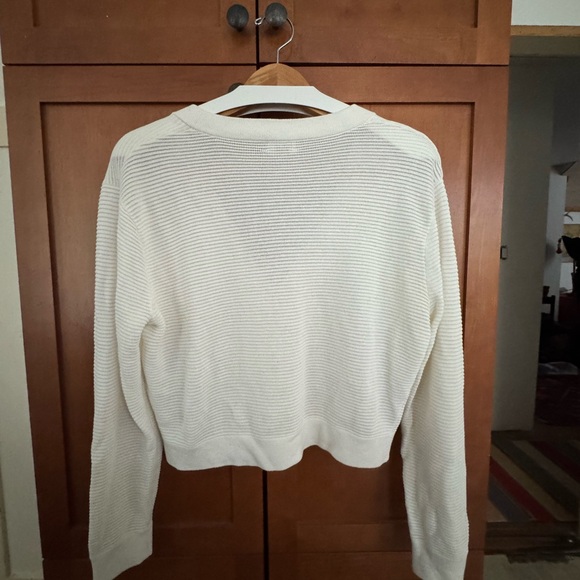 Wilfred Aritzia Light Cropped Cardigan Button Up Sweater - Picture 6 of 6
